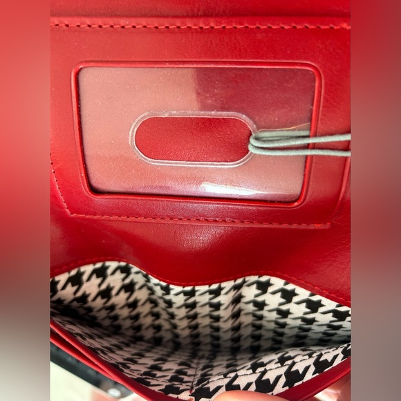 HOBO THE ORIGINAL 'Diane’ Leather Kiss Lock Bifold Clutch Wallet - Picture 7 of 10